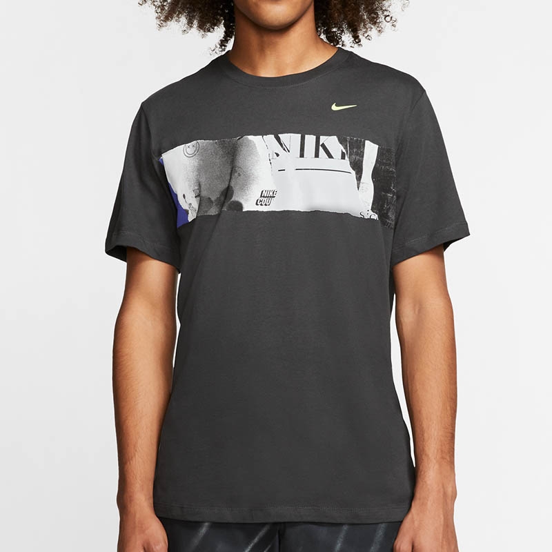 Nike Court Graphic Short Sleeve T-Shirt